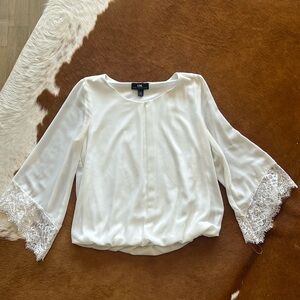White lace sleeved Small blouse